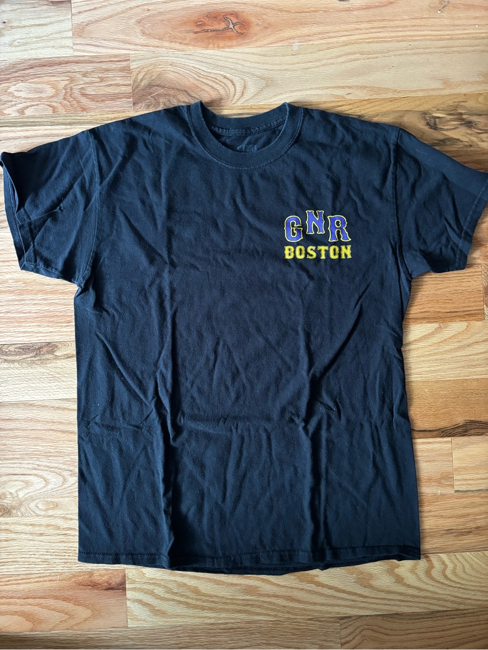 Rare Guns and Roses 2017 Boston Exclusive Black Medium